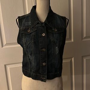 Distressed sleeveless Jean Jacket